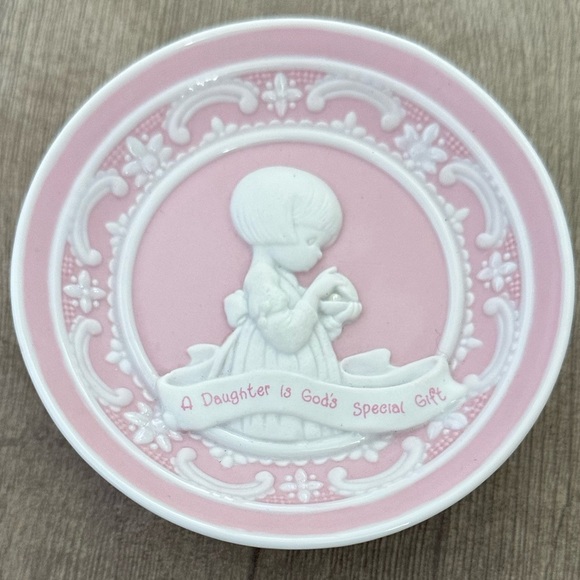 Vintage Precious Moments A Daughter is God’s Special Gift Mini Plate Art - Picture 2 of 13